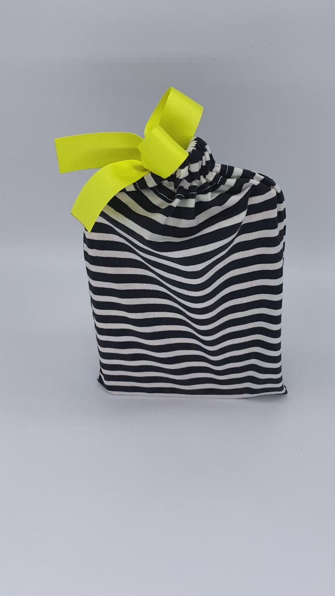 Eco-friendly sustainable gift bag Small Black & White – Good Goods