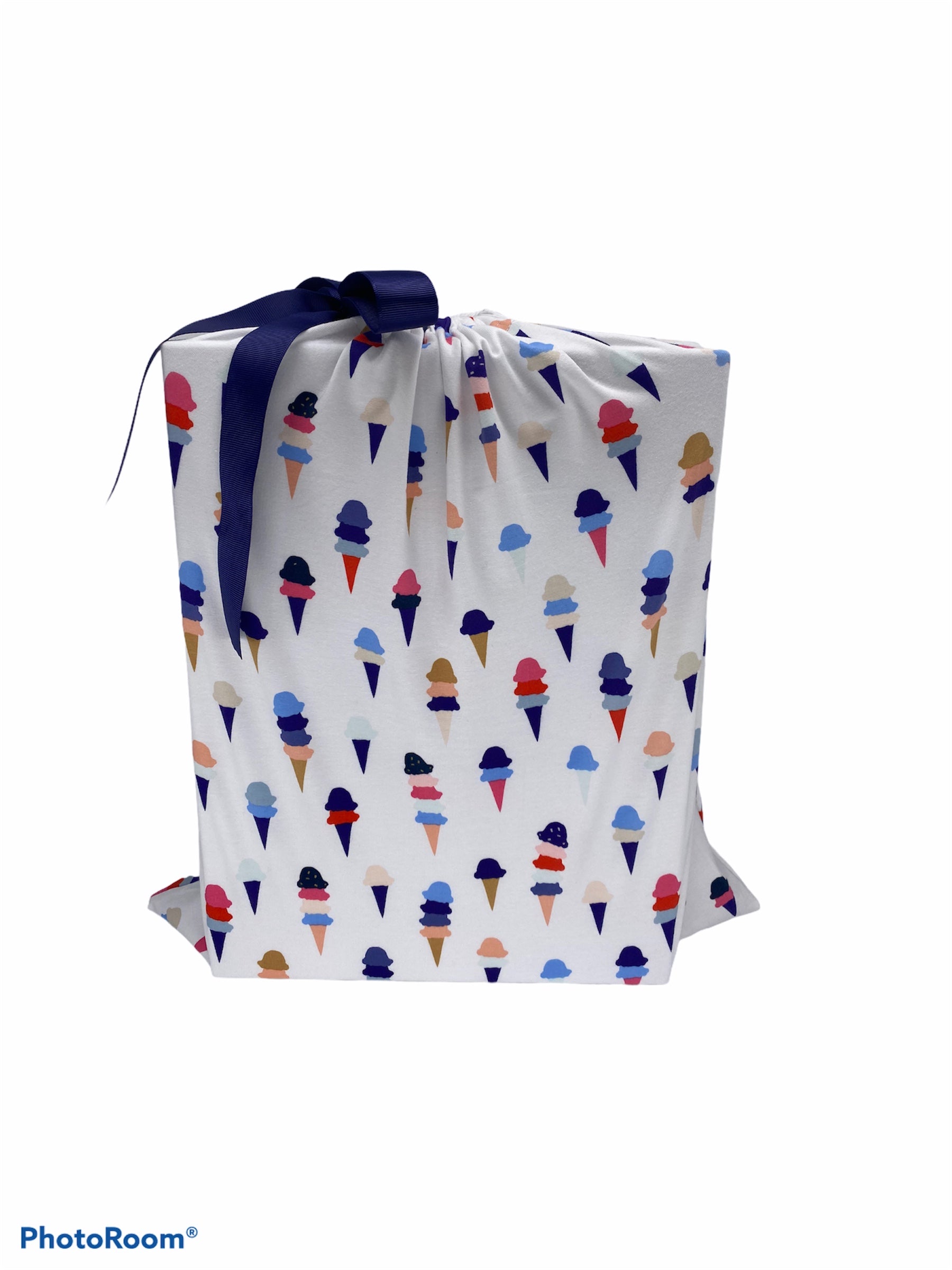 https://goodgoodsstore.co/cdn/shop/products/large_fabric_gift_bag_blue_icecream_inuse_Navy.jpg?v=1620392702